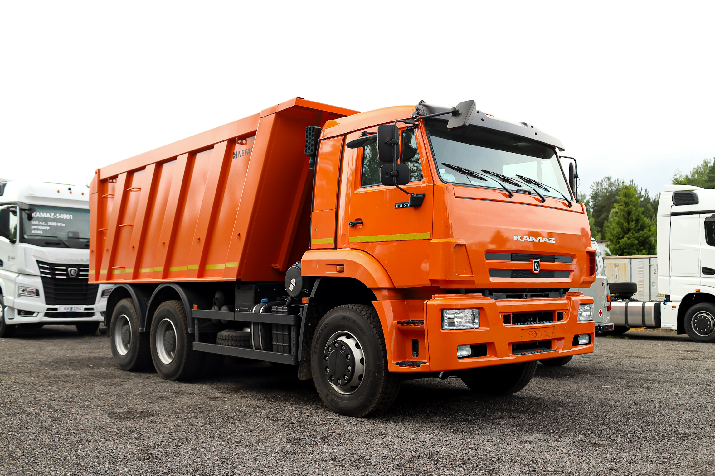 Самосвал Kamaz 6520