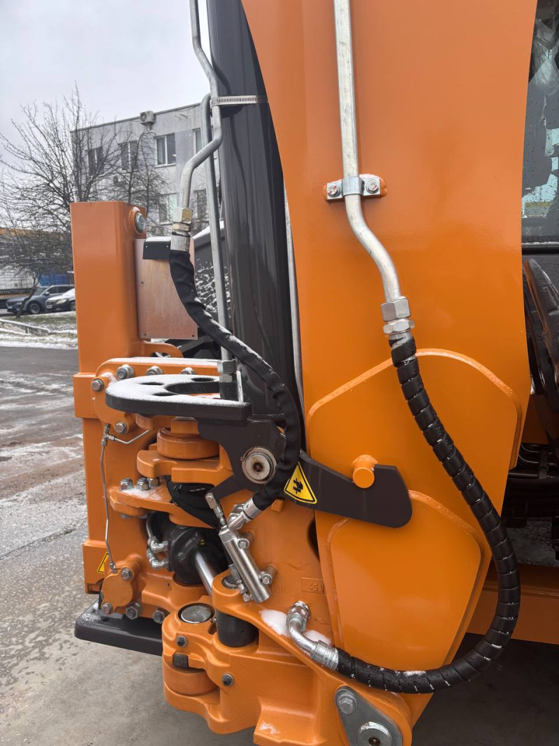 Экскаватор-погрузчик Case 695SV - фото 8