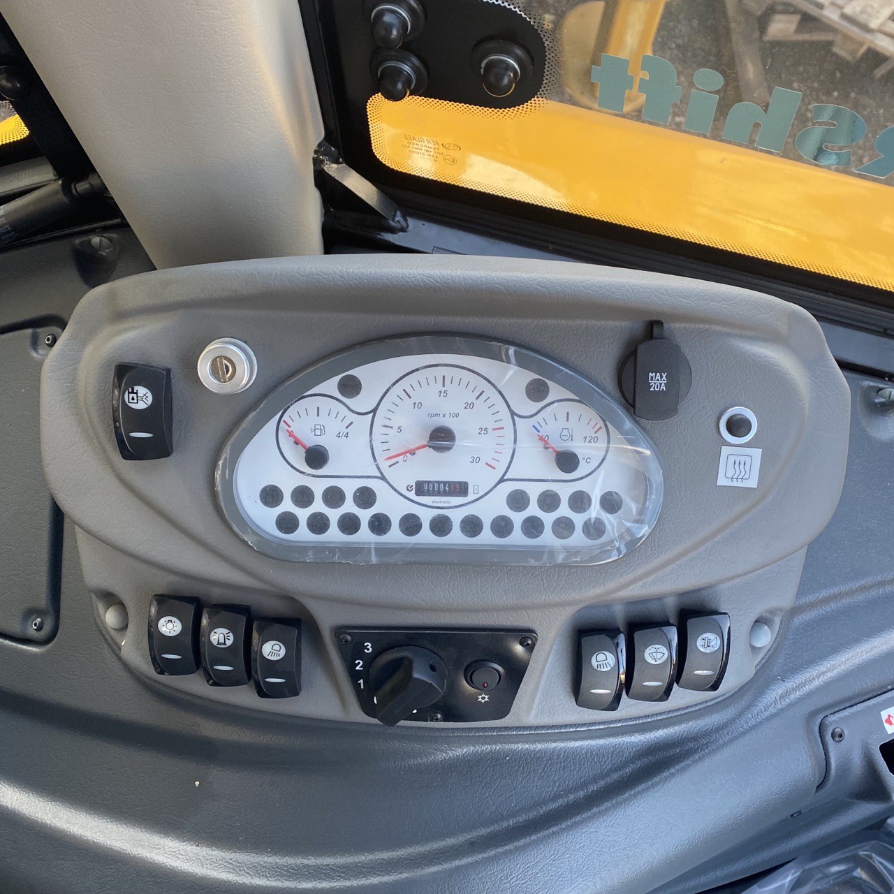 Экскаватор-погрузчик Cukurova 884 - фото 9