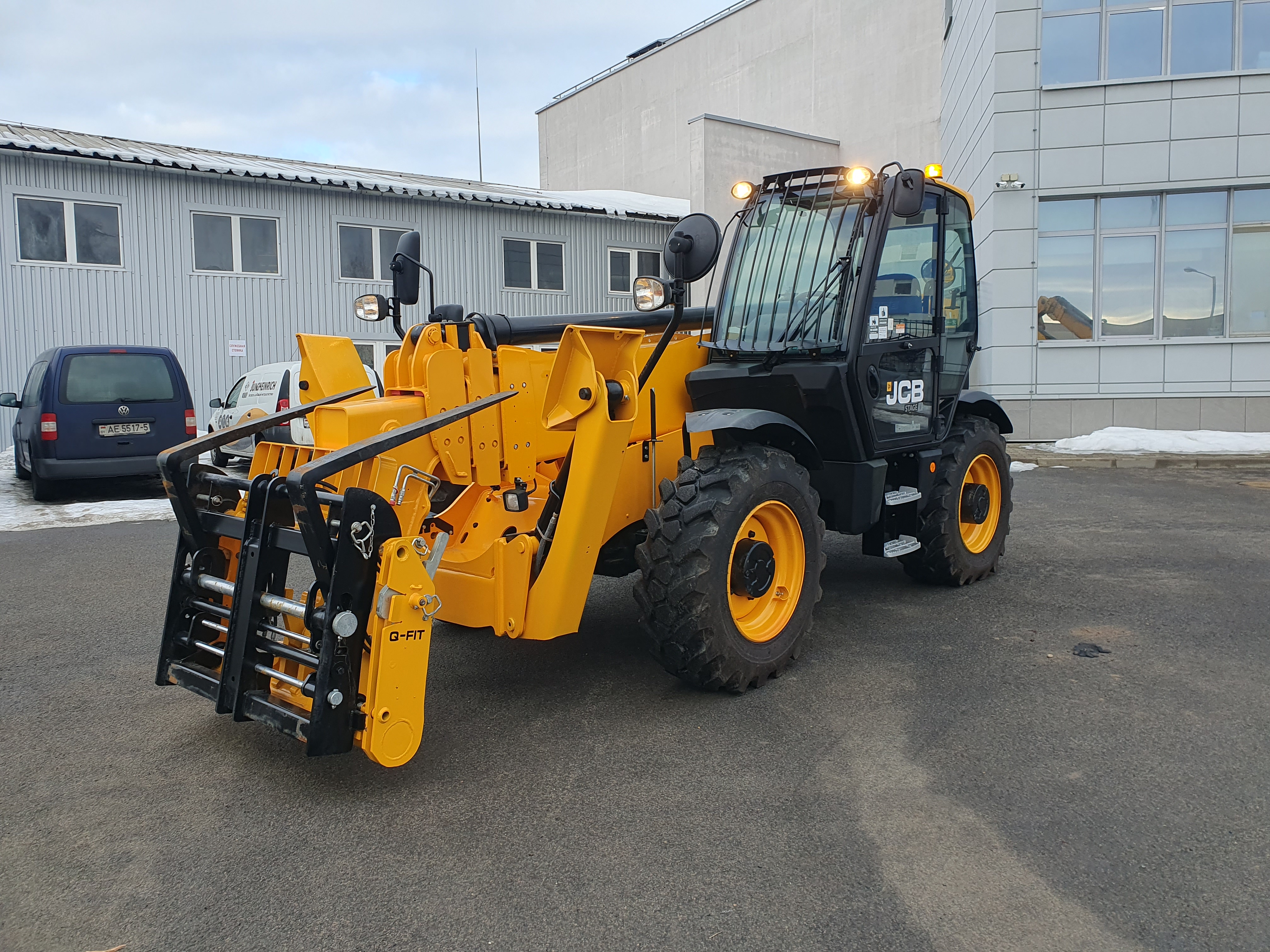 Телескопический погрузчик JCB 540-170 - фото 6