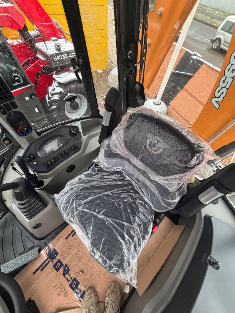 Экскаватор-погрузчик Case 695SV - фото 18