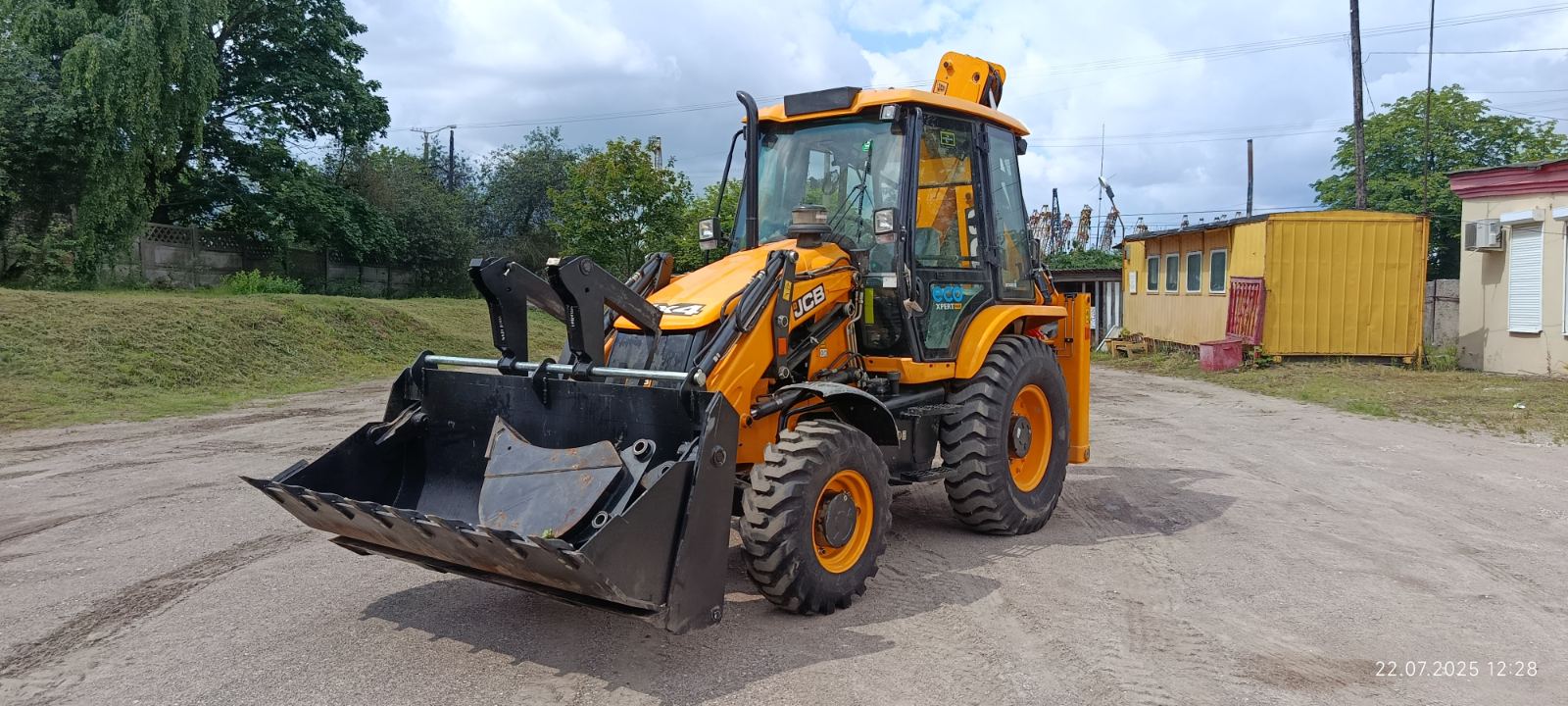 Экскаватор-погрузчик JCB 3DX - фото 2