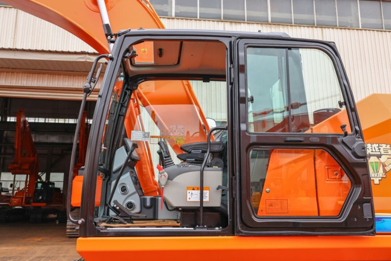 Гусеничный экскаватор Lonking CDM 6245 E - фото 12