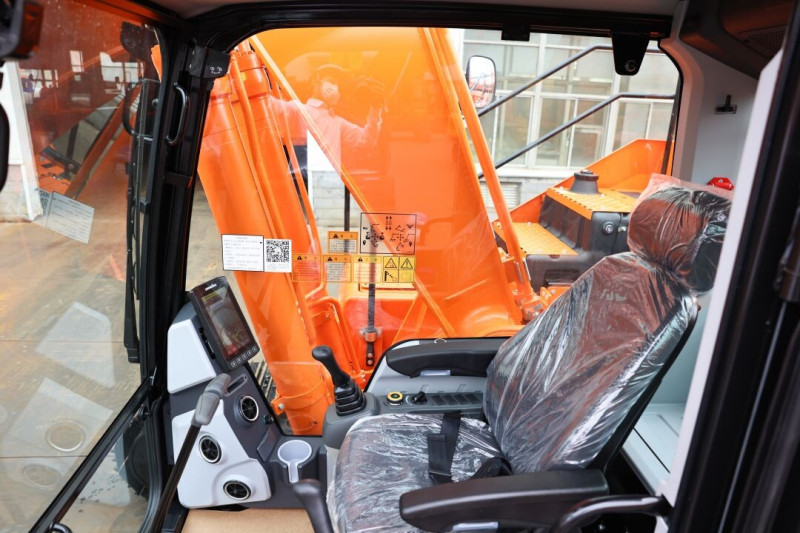 Гусеничный экскаватор Lonking CDM 6245 E - фото 14