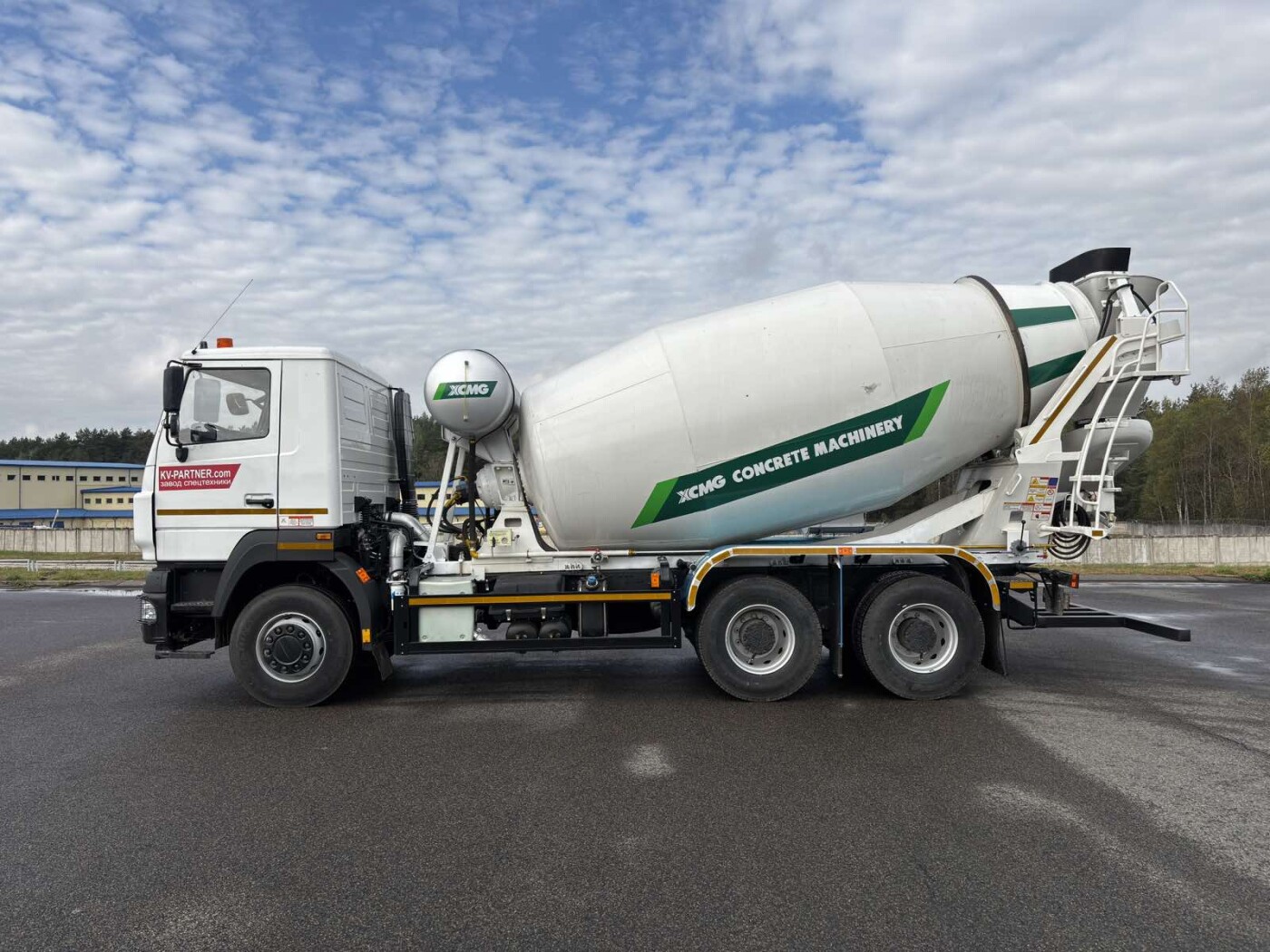 Автобетоносмеситель XCMG XS310V