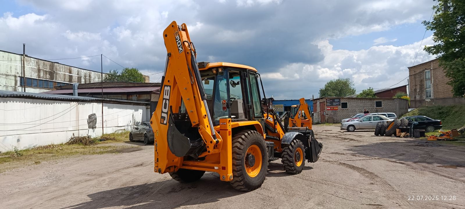 Экскаватор-погрузчик JCB 3DX - фото 4