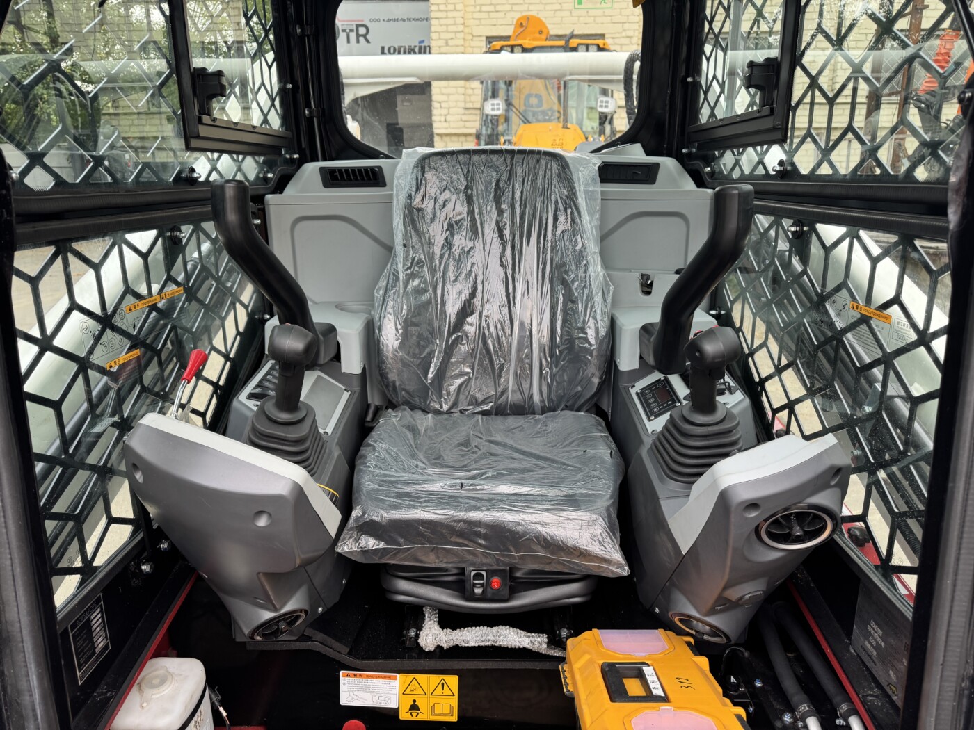 Мини-погрузчик Lonking CDM 312 - фото 4