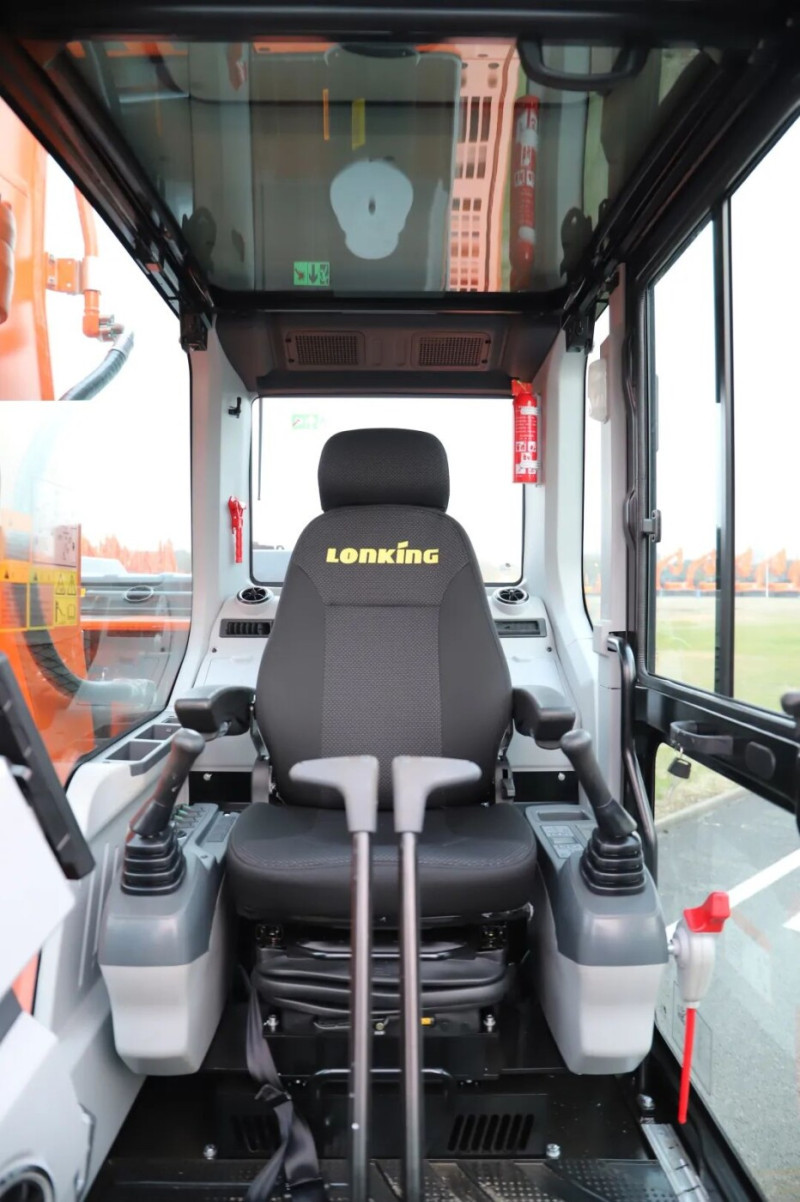 Гусеничный экскаватор Lonking CDM 6225 - фото 1