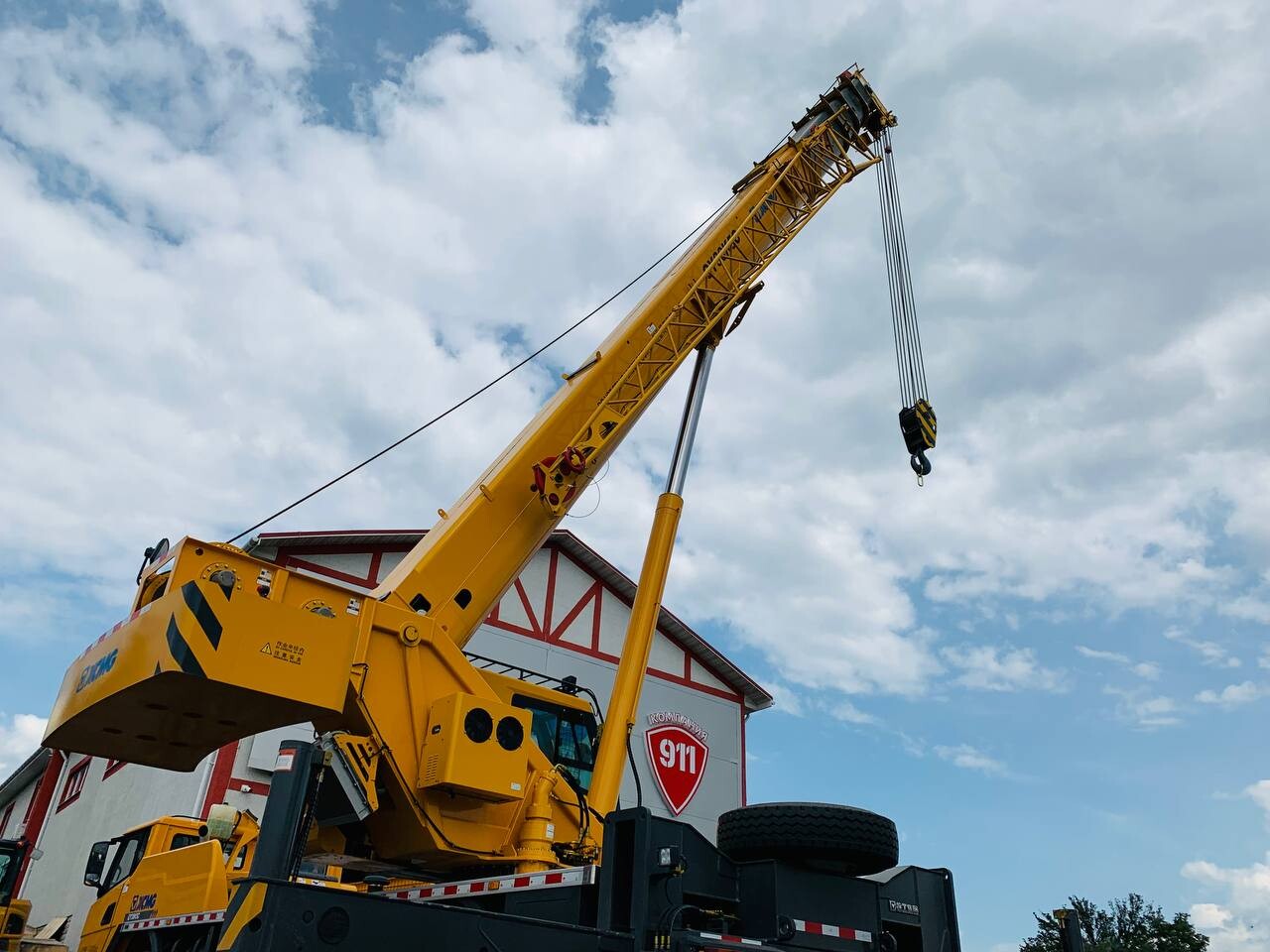 Автокран XCMG QY30K5C - фото 1