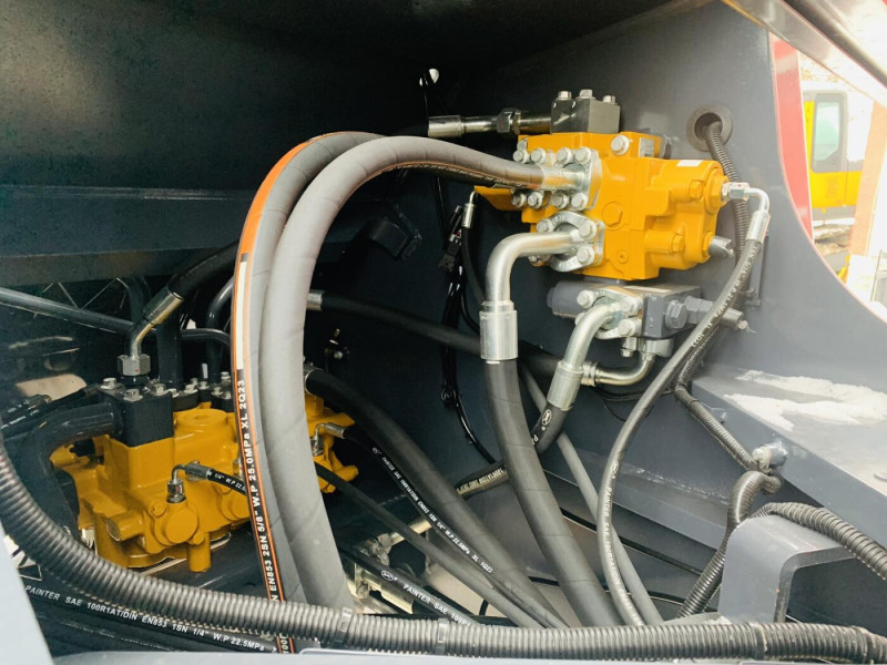 Фронтальный погрузчик XCMG ZL50GN - фото 10