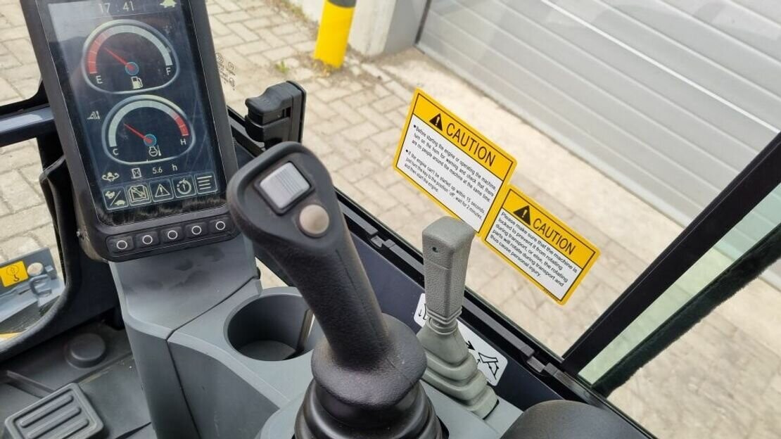 Мини-экскаватор XCMG XE20E - фото 1