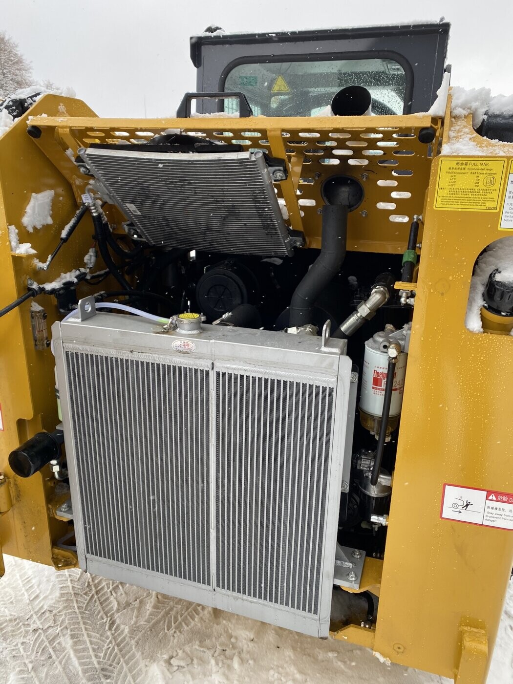 Мини-погрузчик XCMG SR760RU - фото 11