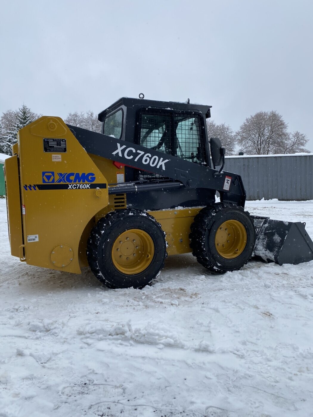 Мини-погрузчик XCMG SR760RU - фото 3