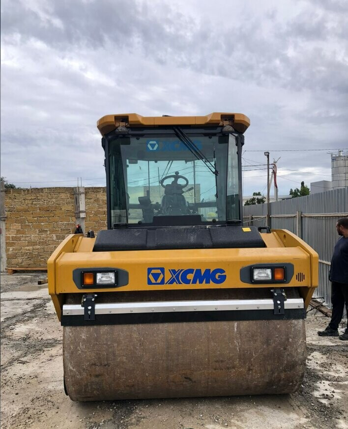Дорожный каток XCMG XD143 - фото 2