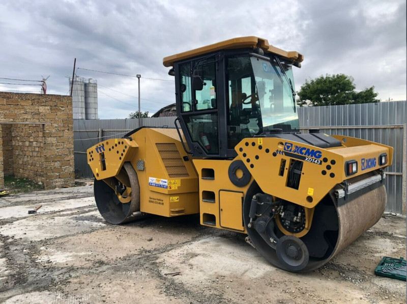 Дорожный каток XCMG XD143 - фото 1