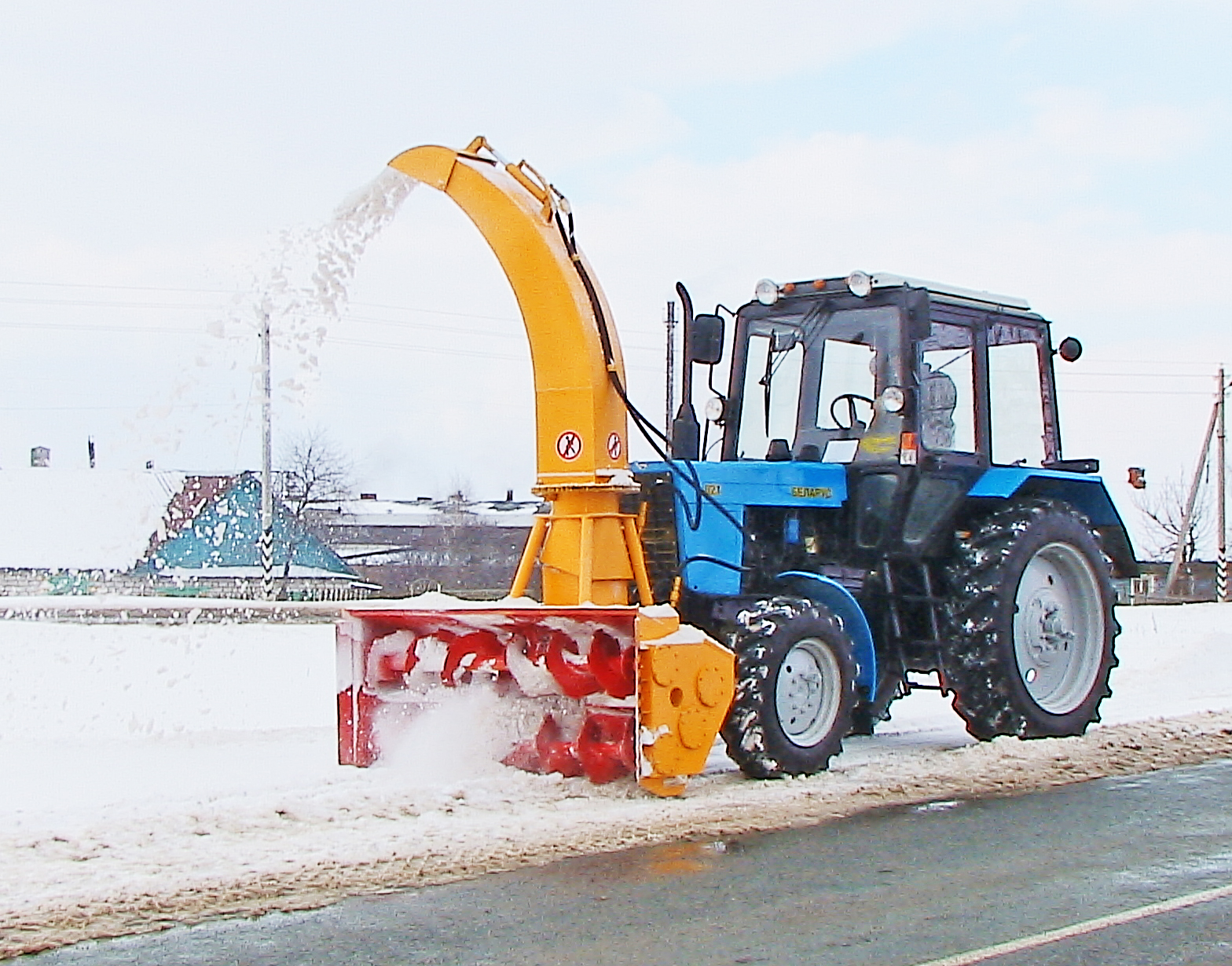 Снегоуборочные машины Дорэлектромаш Снегоочиститель шнекороторный ФРС 200М