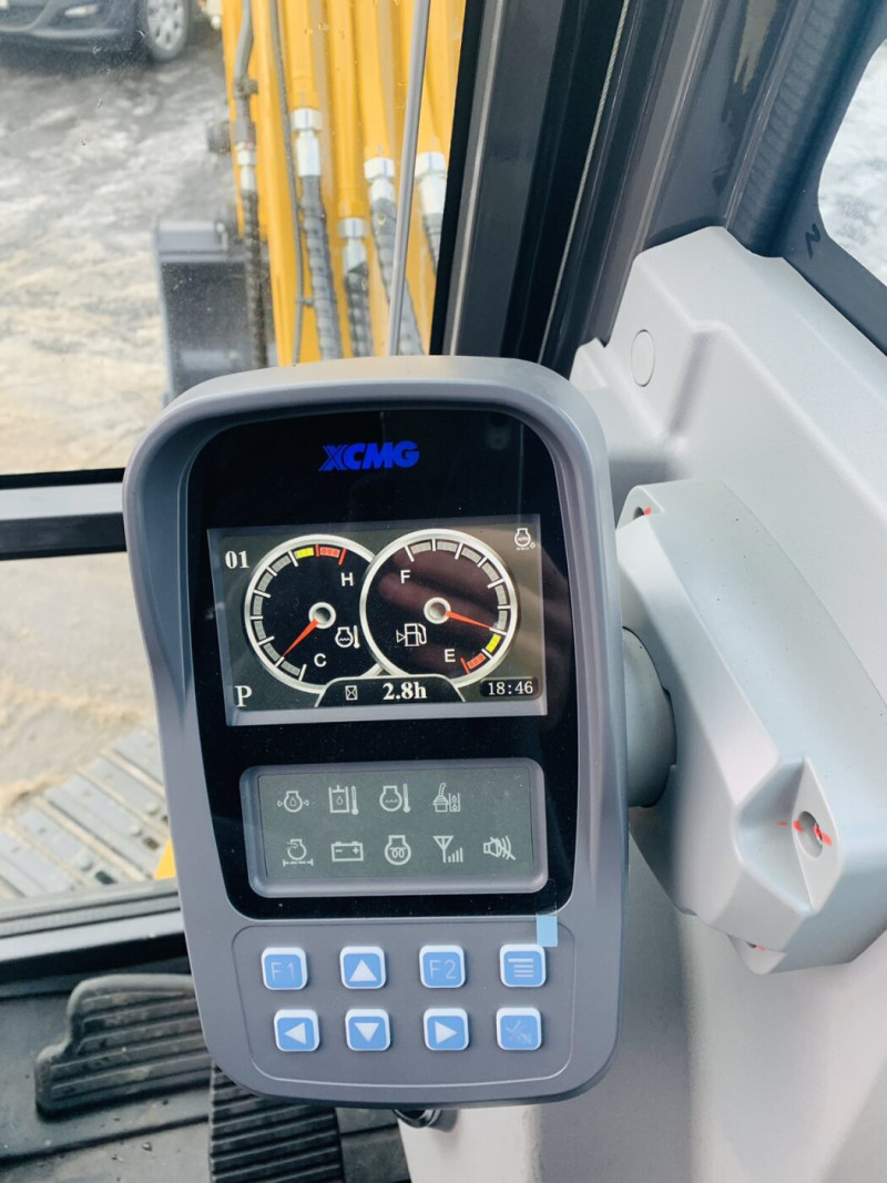 Мини-экскаватор XCMG XE60DA - фото 4