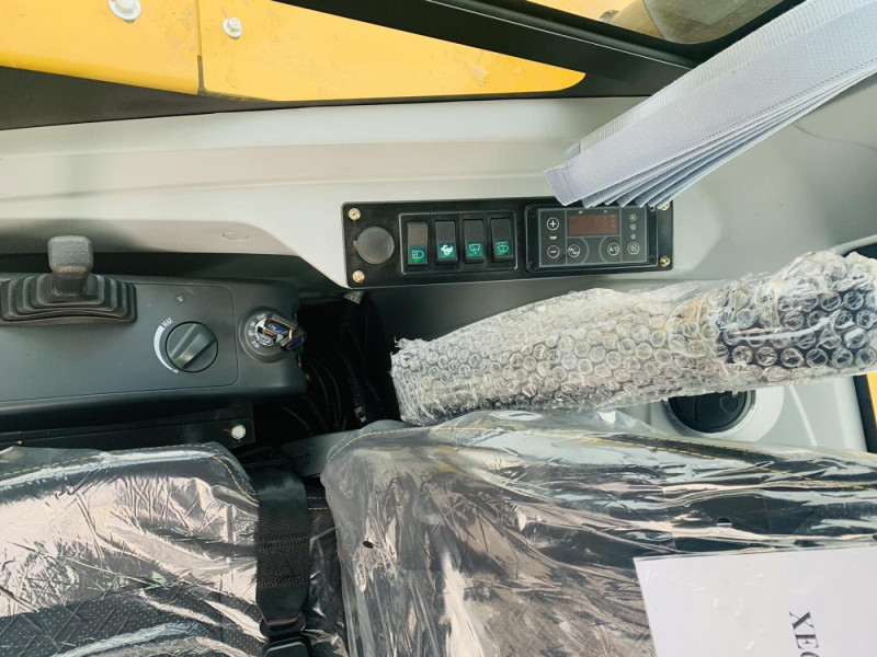 Мини-экскаватор XCMG XE60DA - фото 6