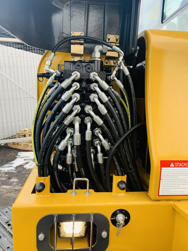 Мини-экскаватор XCMG XE60DA - фото 7