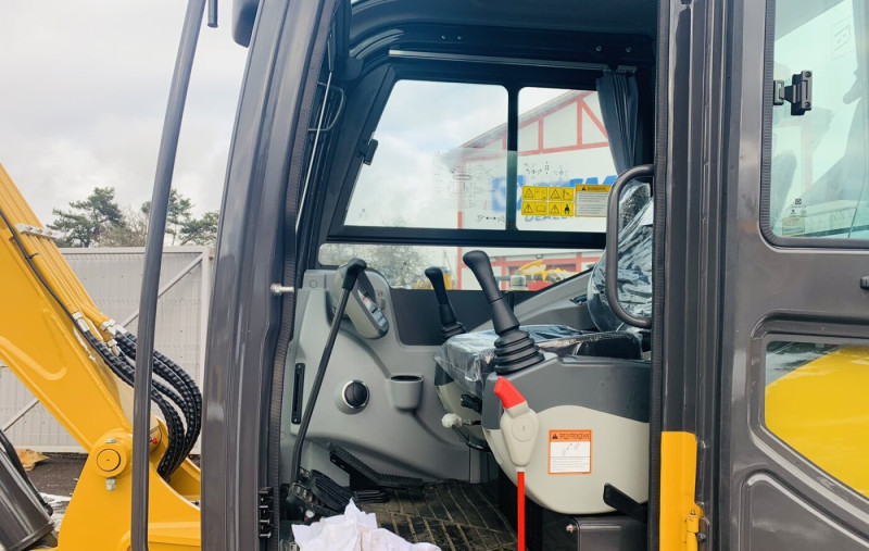 Мини-экскаватор XCMG XE60DA - фото 8