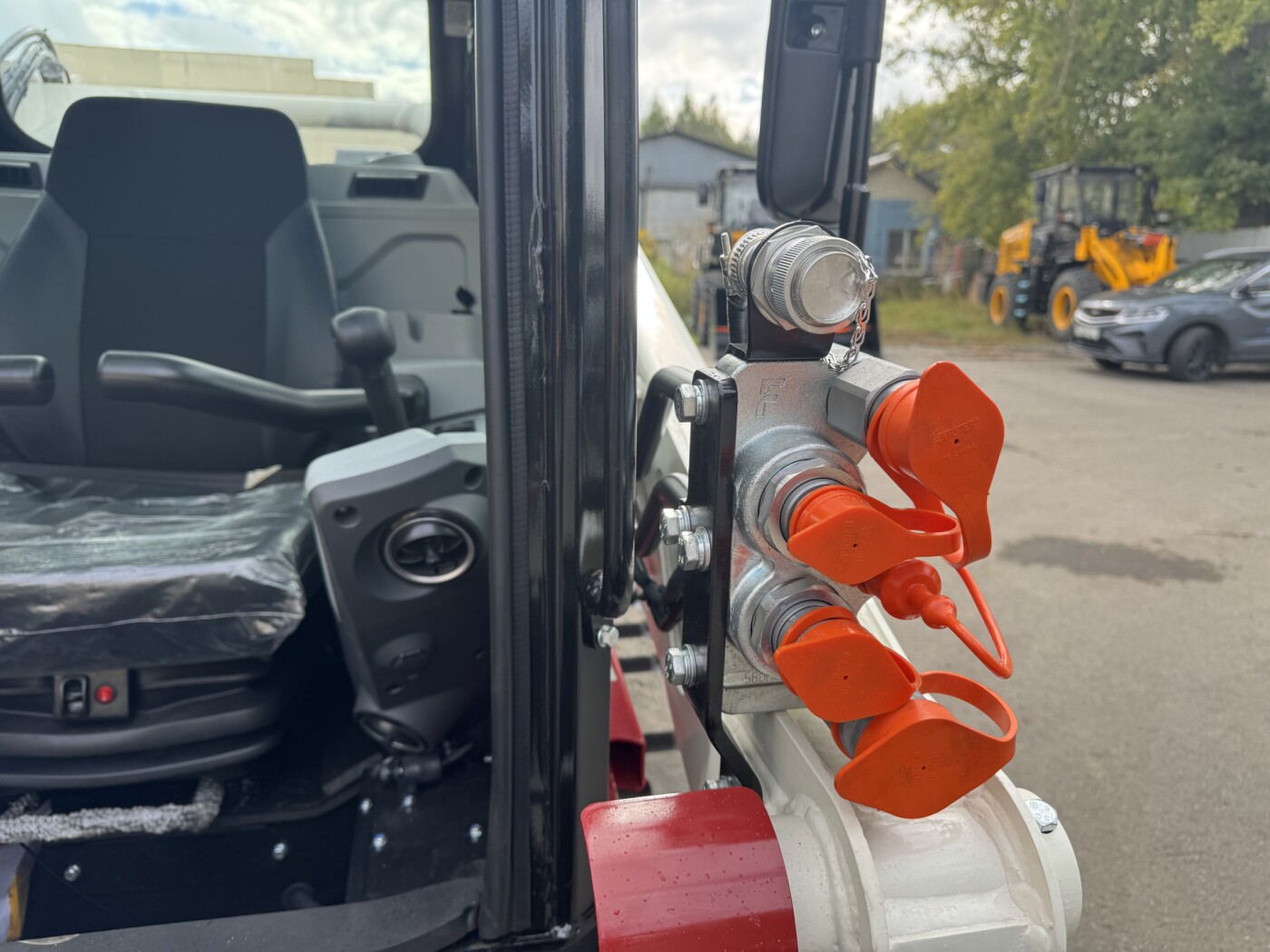 Мини-погрузчик Lonking CDM315T - фото 6