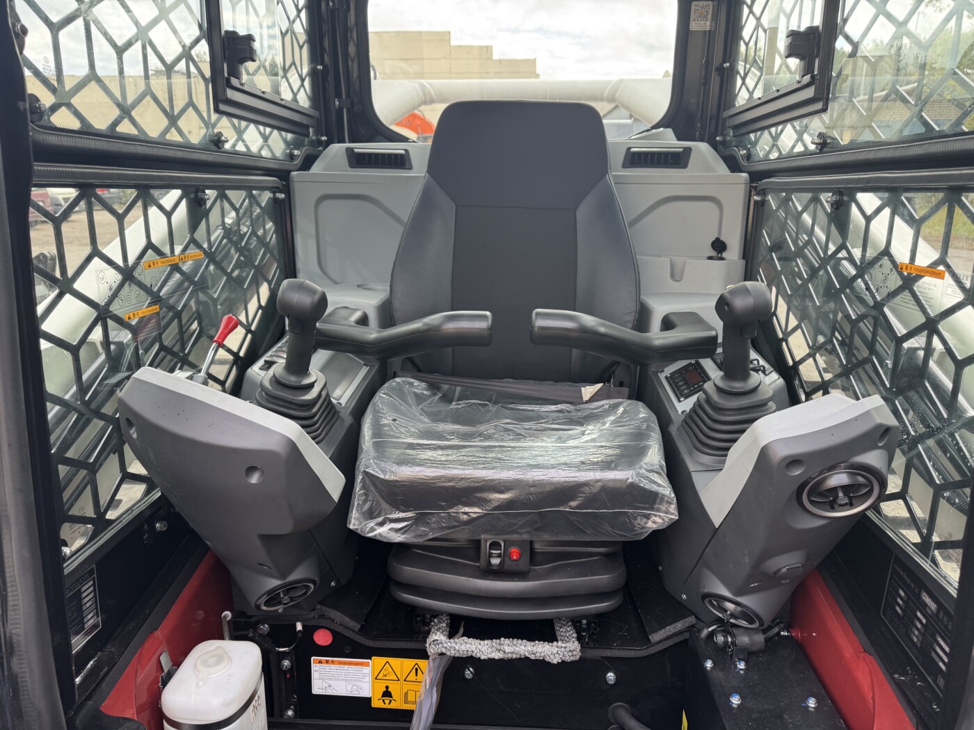 Мини-погрузчик Lonking CDM315T - фото 7