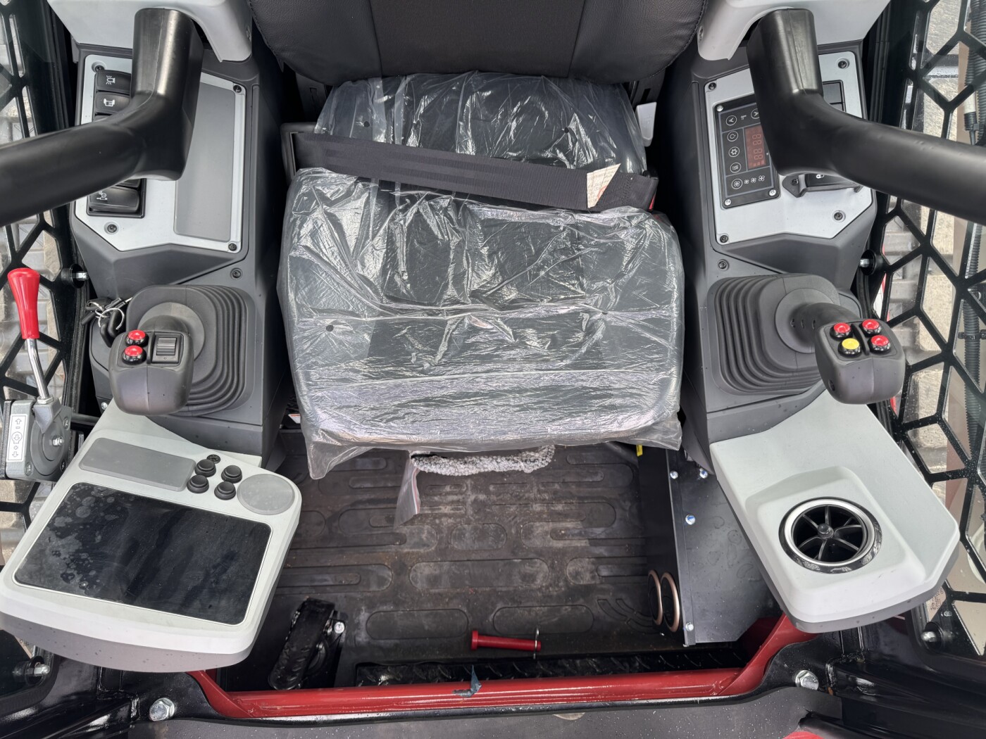 Мини-погрузчик Lonking CDM315T - фото 11