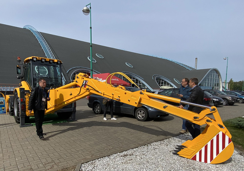 Экскаватор-погрузчик Дорэлектромаш ДЭМ 310 - фото 6