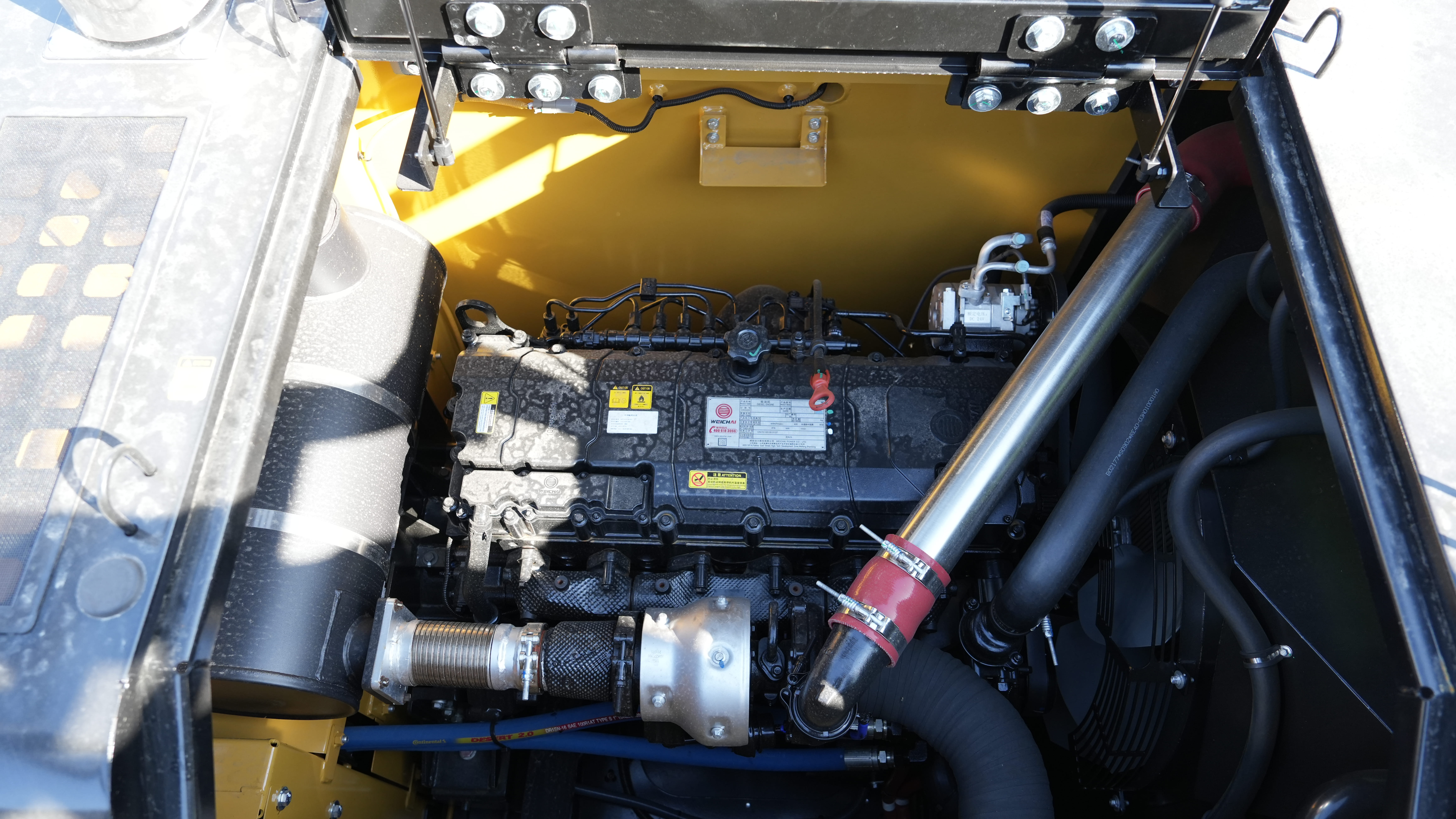 Гусеничный экскаватор Lovol FR245F - фото 5