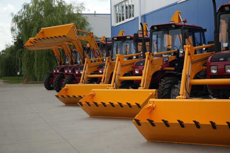 Экскаватор-погрузчик Дорэлектромаш ДЭМ 114 - фото 4