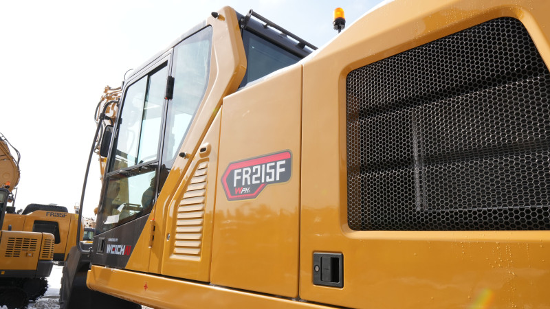 Гусеничный экскаватор Lovol FR215F - фото 19