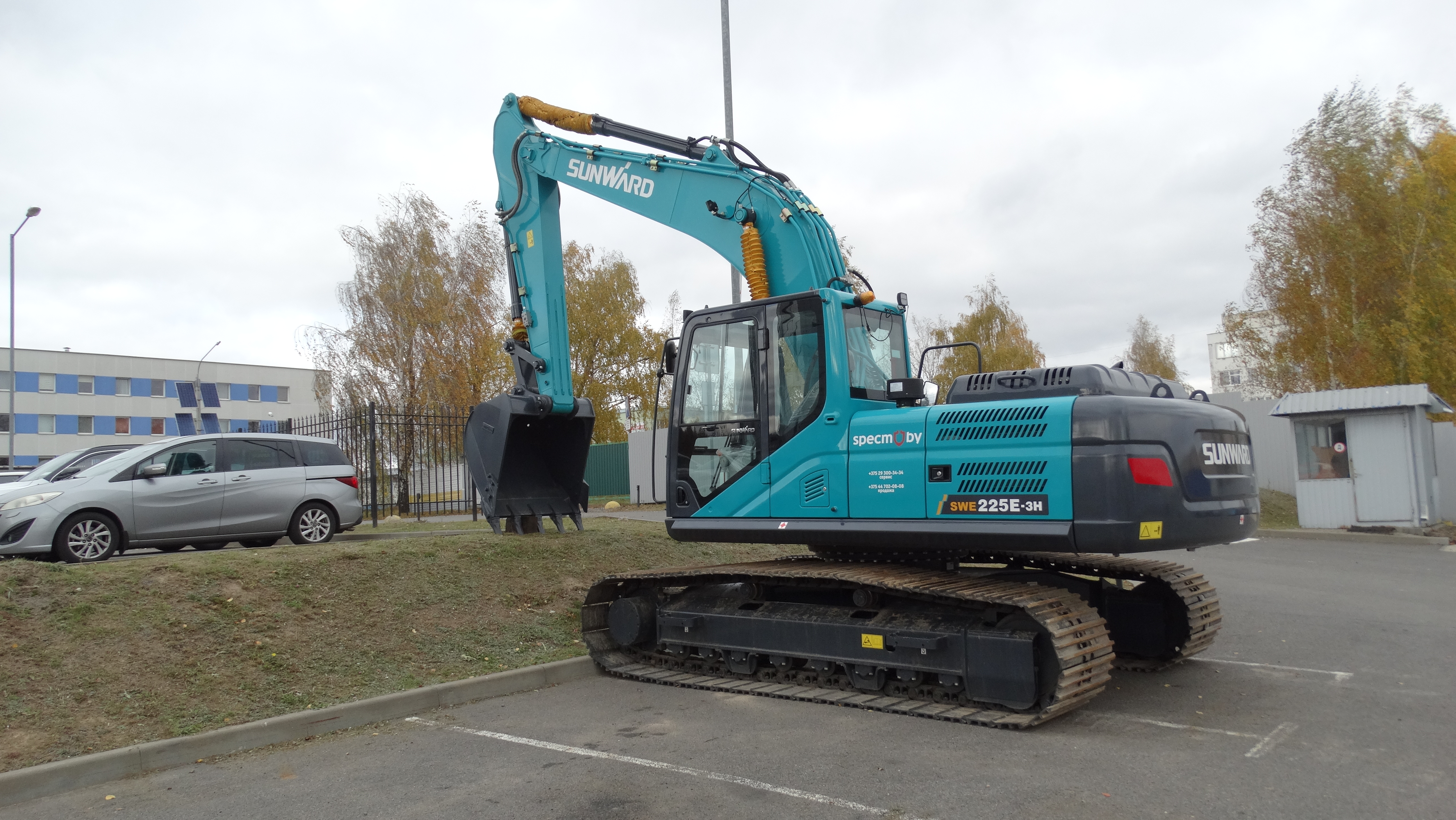 Гусеничный экскаватор Sunward SWE225E-3H