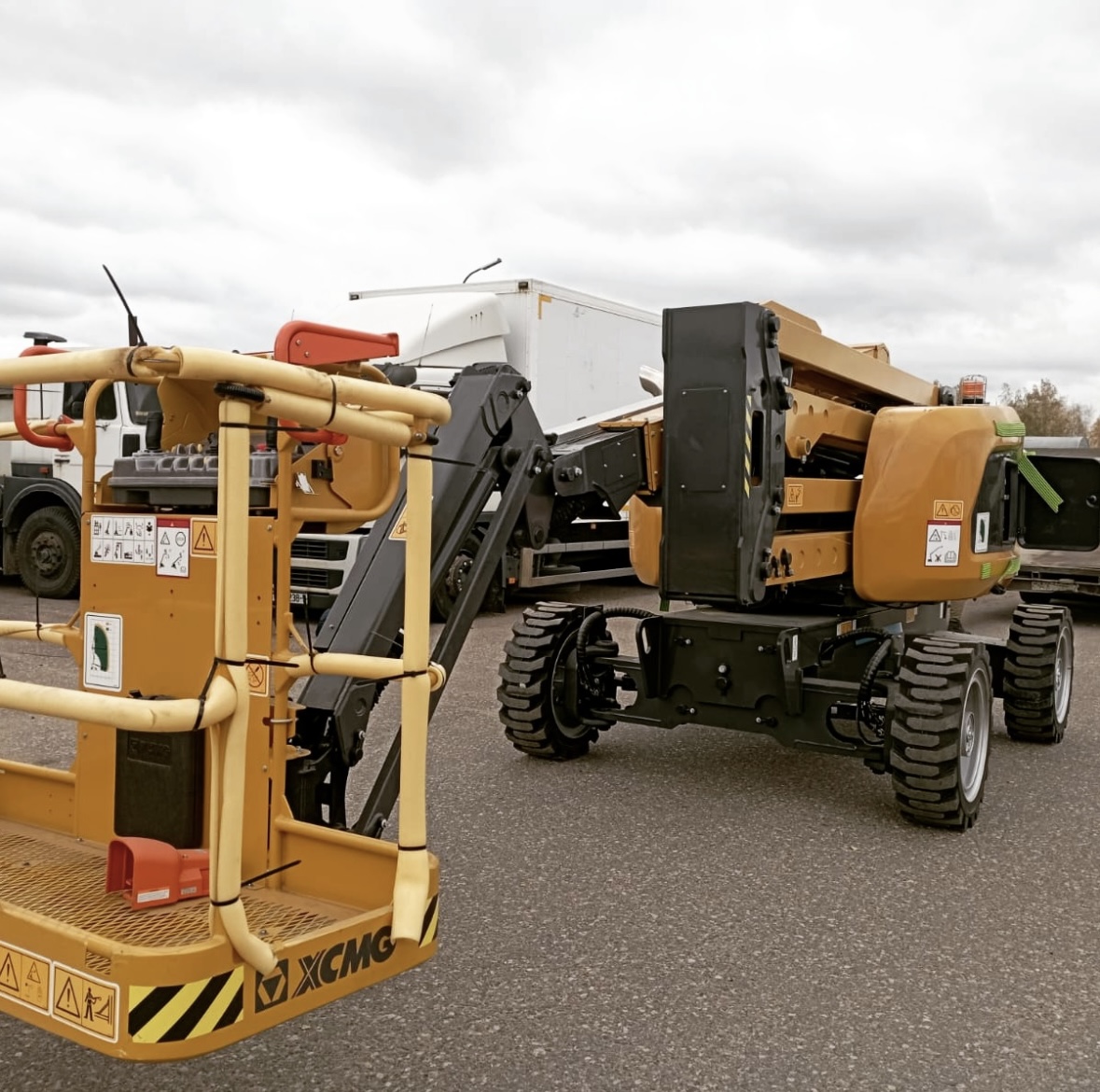 Коленчатый подъемник XCMG XGA16ACK