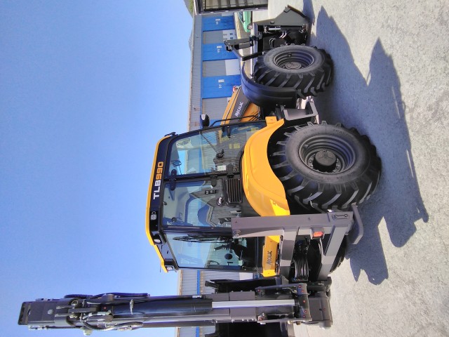 Экскаватор-погрузчик Mecalac TLB 990 - фото 2