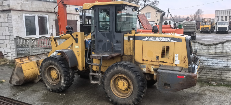 Фронтальный погрузчик XCMG LW 300FN