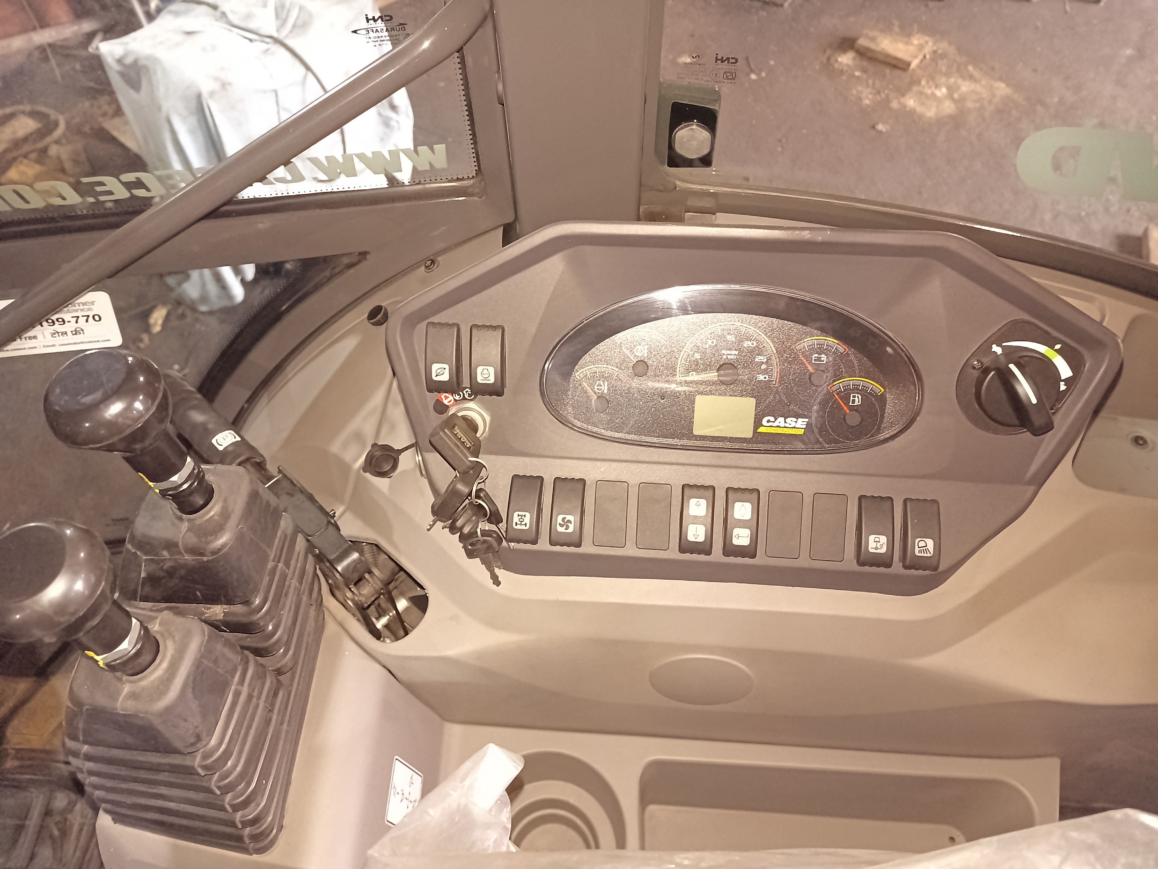 Экскаватор-погрузчик Case 770EX - фото 8