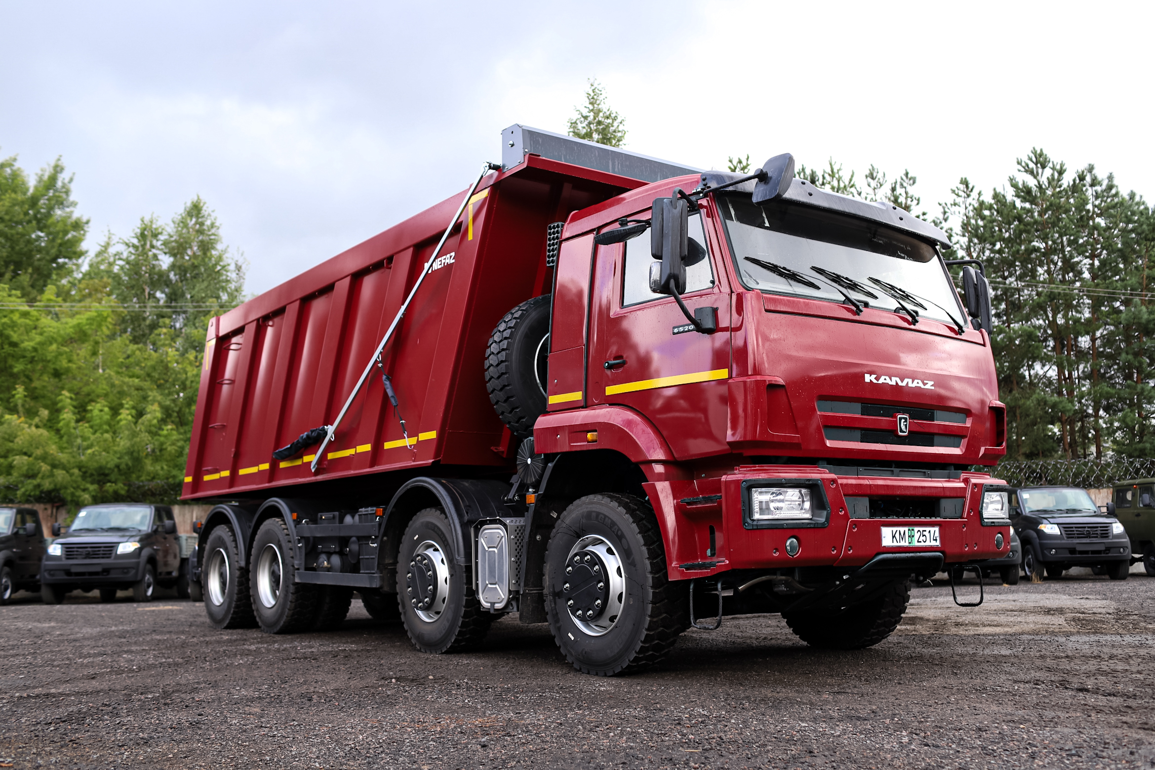 Самосвал Kamaz 65201