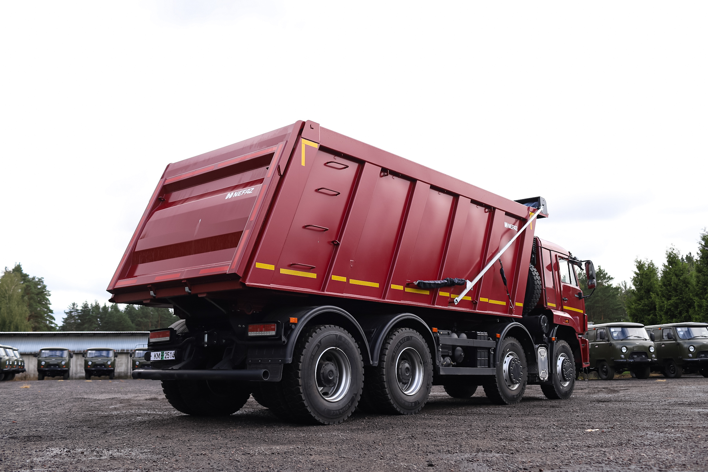 Самосвал Kamaz 65201 - фото 3