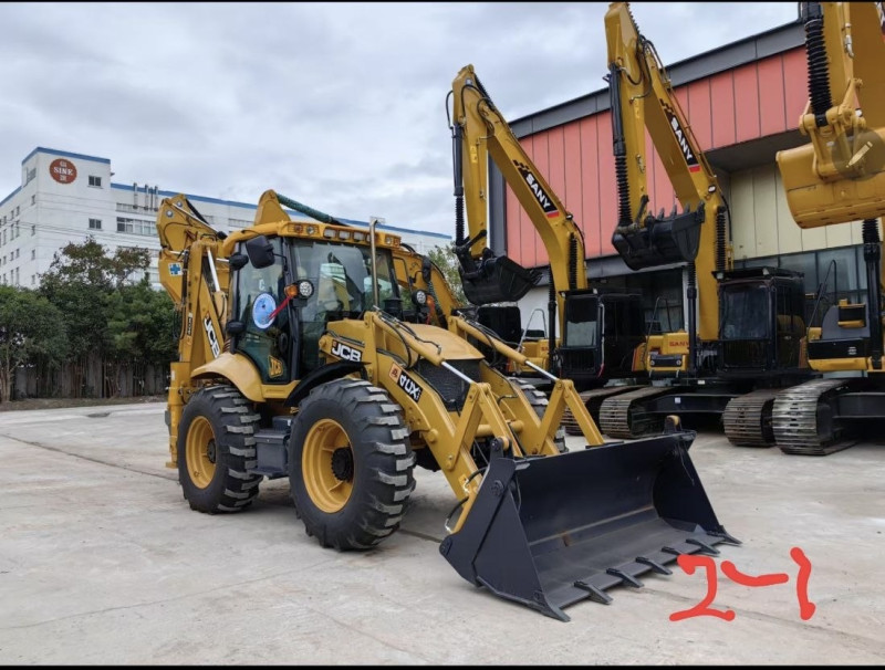 Экскаватор-погрузчик JCB 4CX