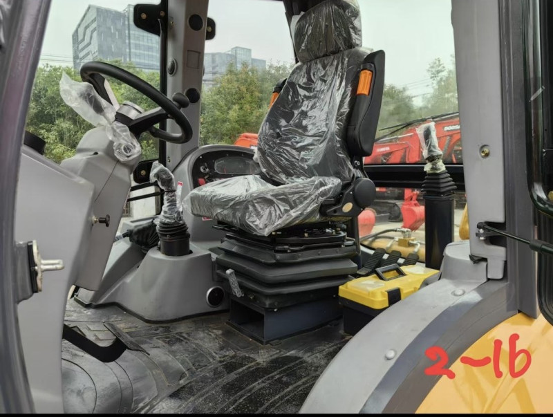 Экскаватор-погрузчик JCB 4CX - фото 15