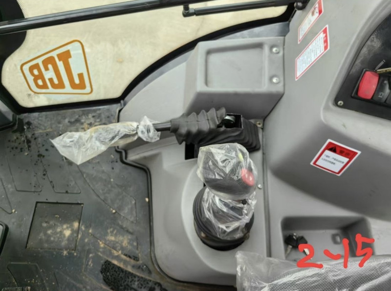 Экскаватор-погрузчик JCB 4CX - фото 14