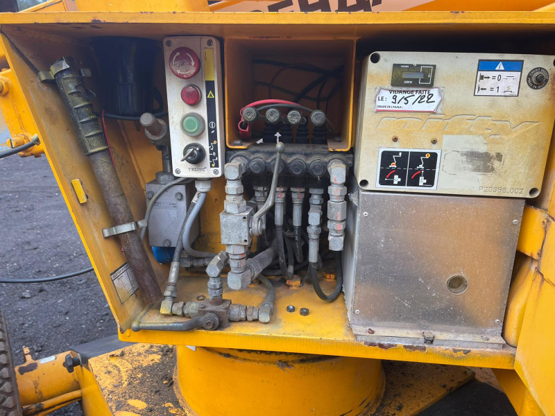 Коленчатый подъемник Niftylift HR12 - фото 7