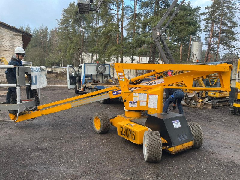 Коленчатый подъемник Niftylift HR12 - фото 8