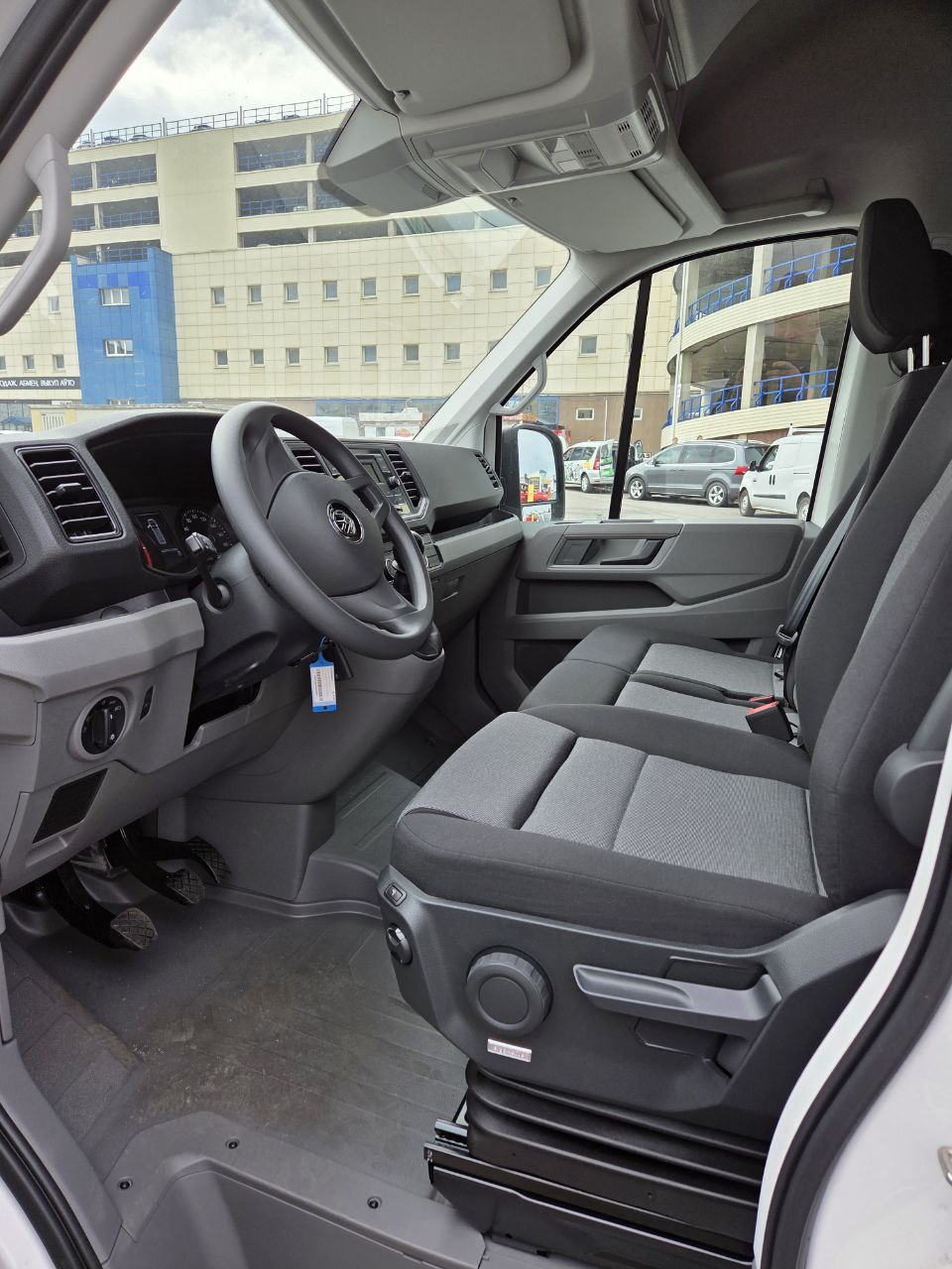 Микроавтобус Volkswagen Crafter - фото 10