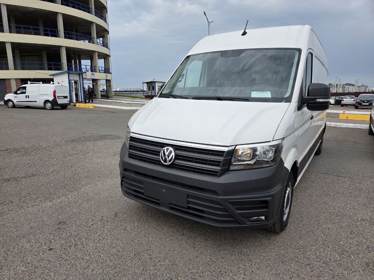 Микроавтобус Volkswagen Crafter - фото 14