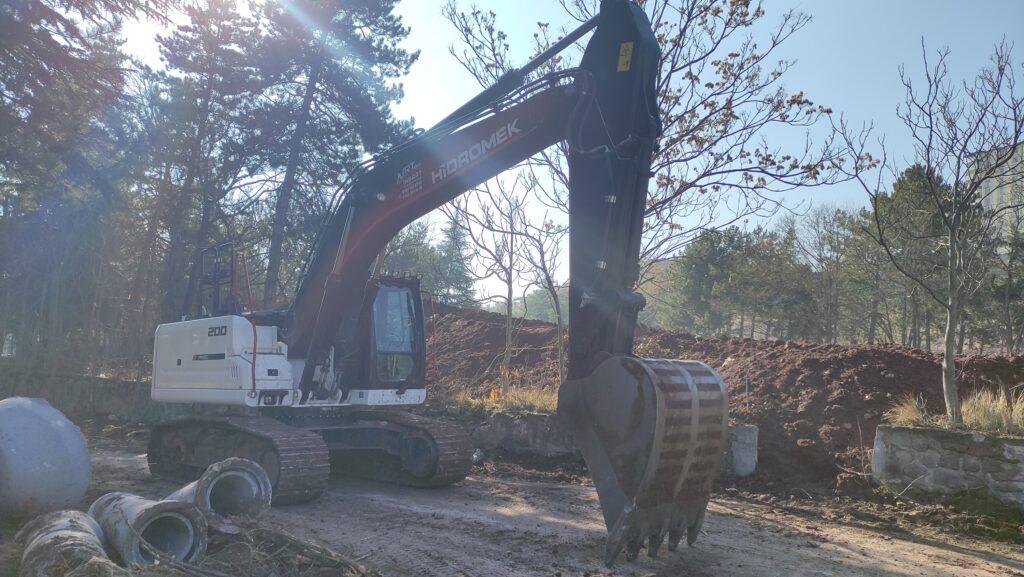 Гусеничный экскаватор Hidromek HMK 200C - фото 2